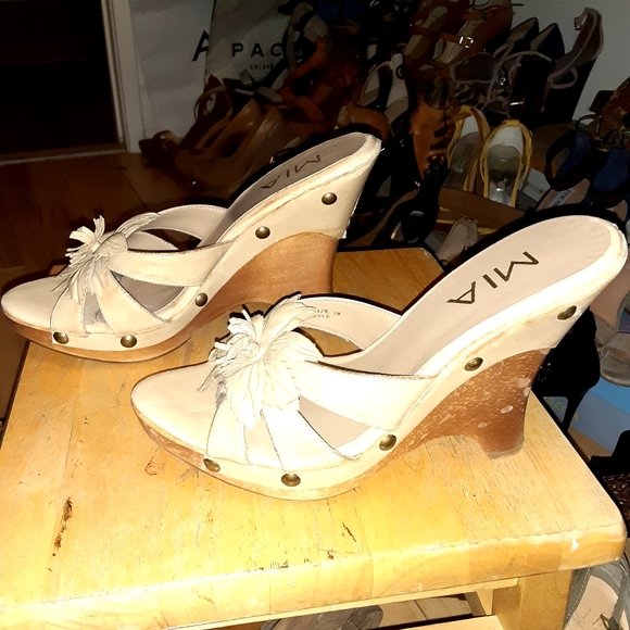 Wedges - Picture 2 of 3